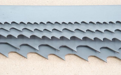 鞍山带锯床上的钢丝刷，对于带锯条的重要性